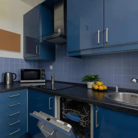 Comfy Powstancow Slaskich By Renters Appartamento