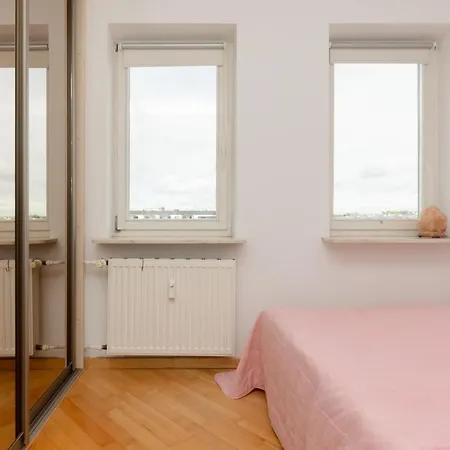 شقة Comfy Powstancow Slaskich By Renters *